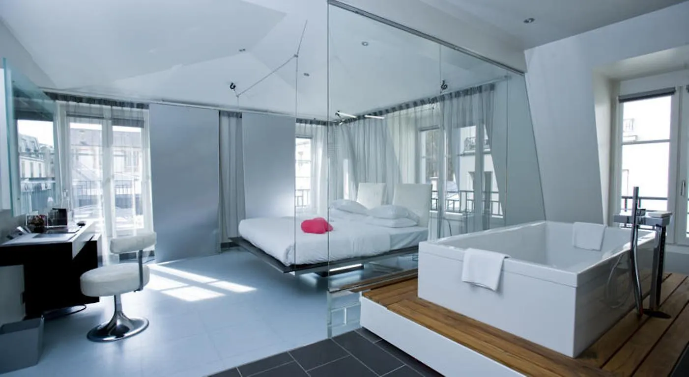 Kube Hotel Parijs