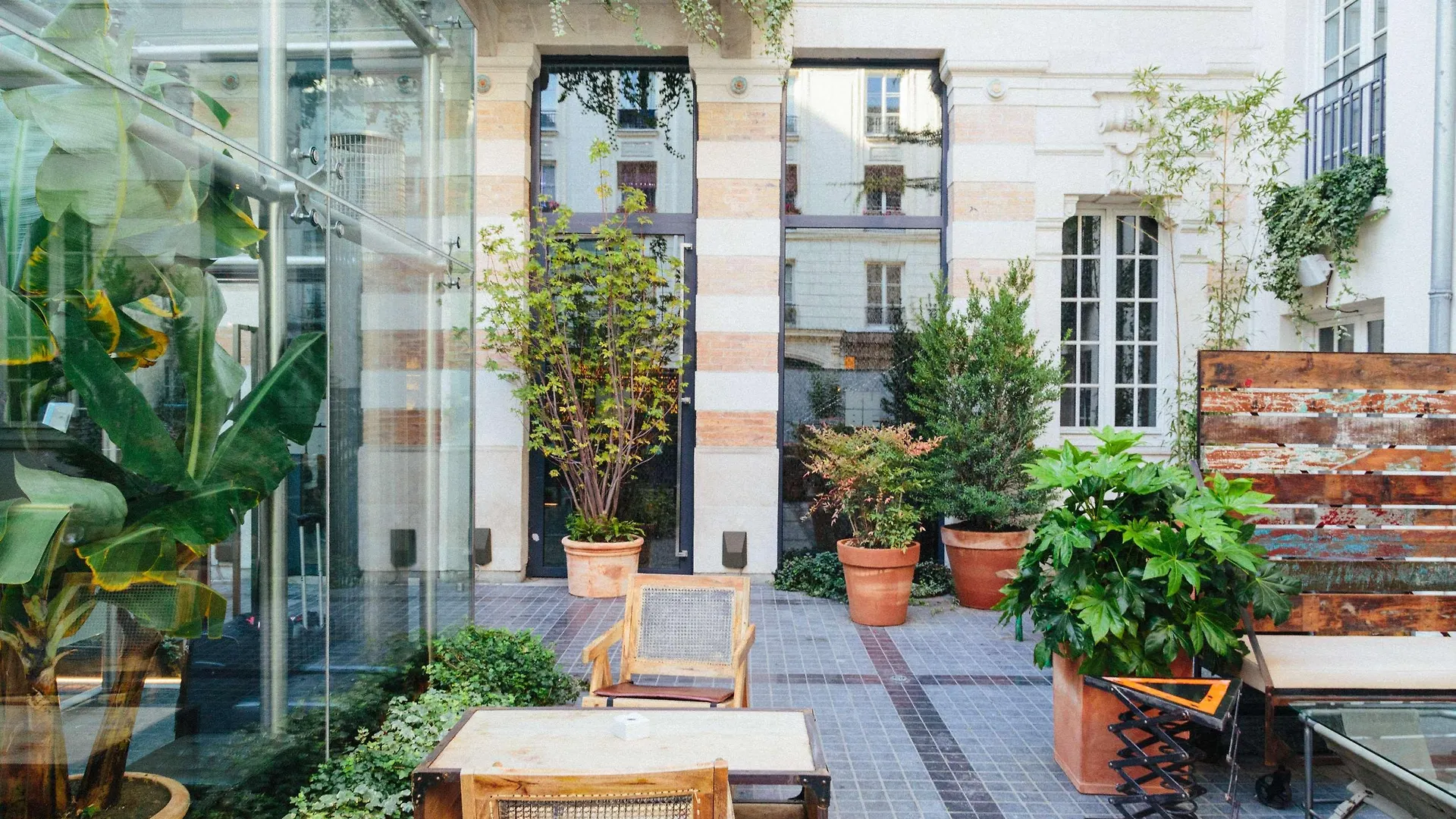 Kube Hotel Paris