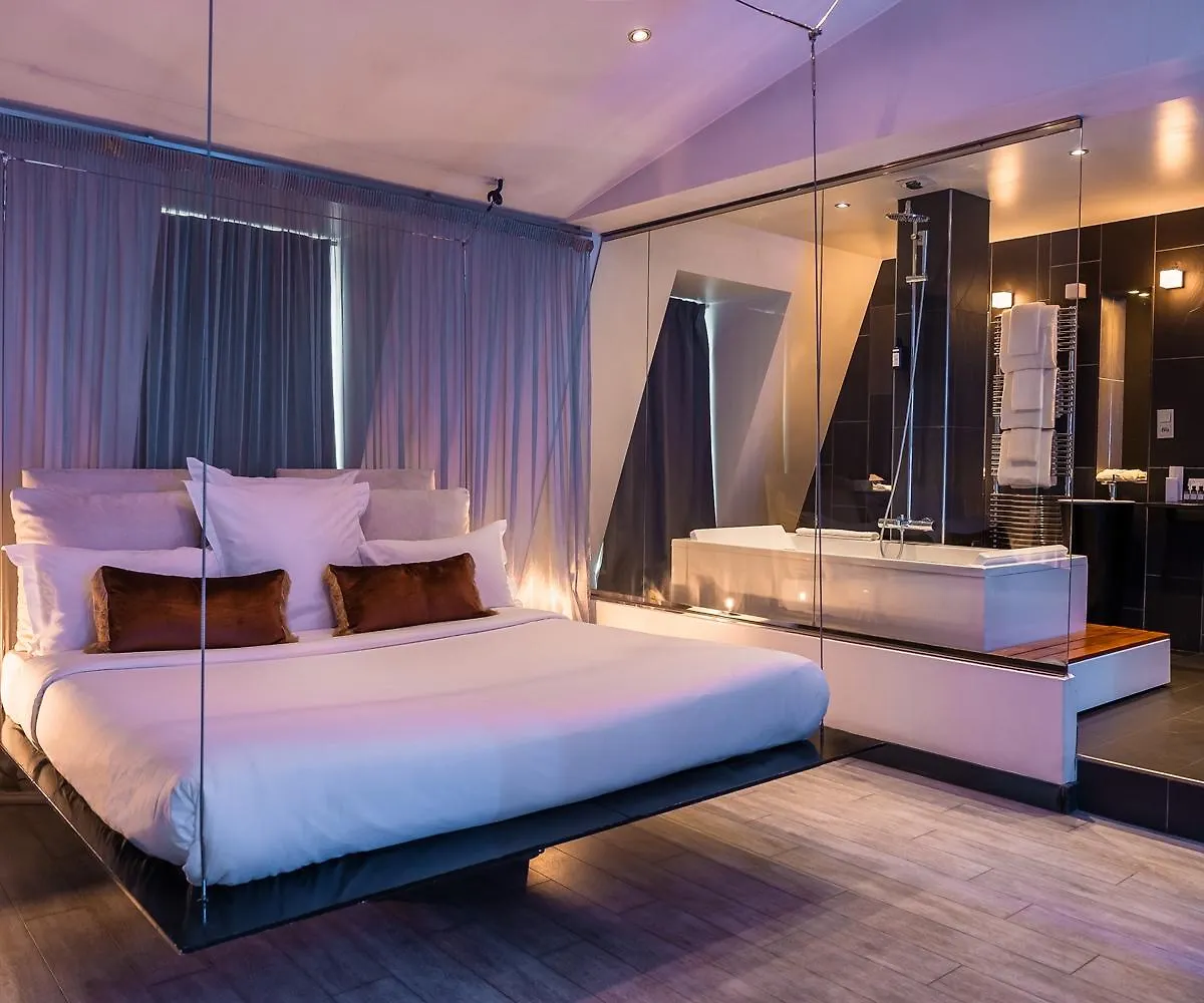 Kube Hotel Parijs 4*,