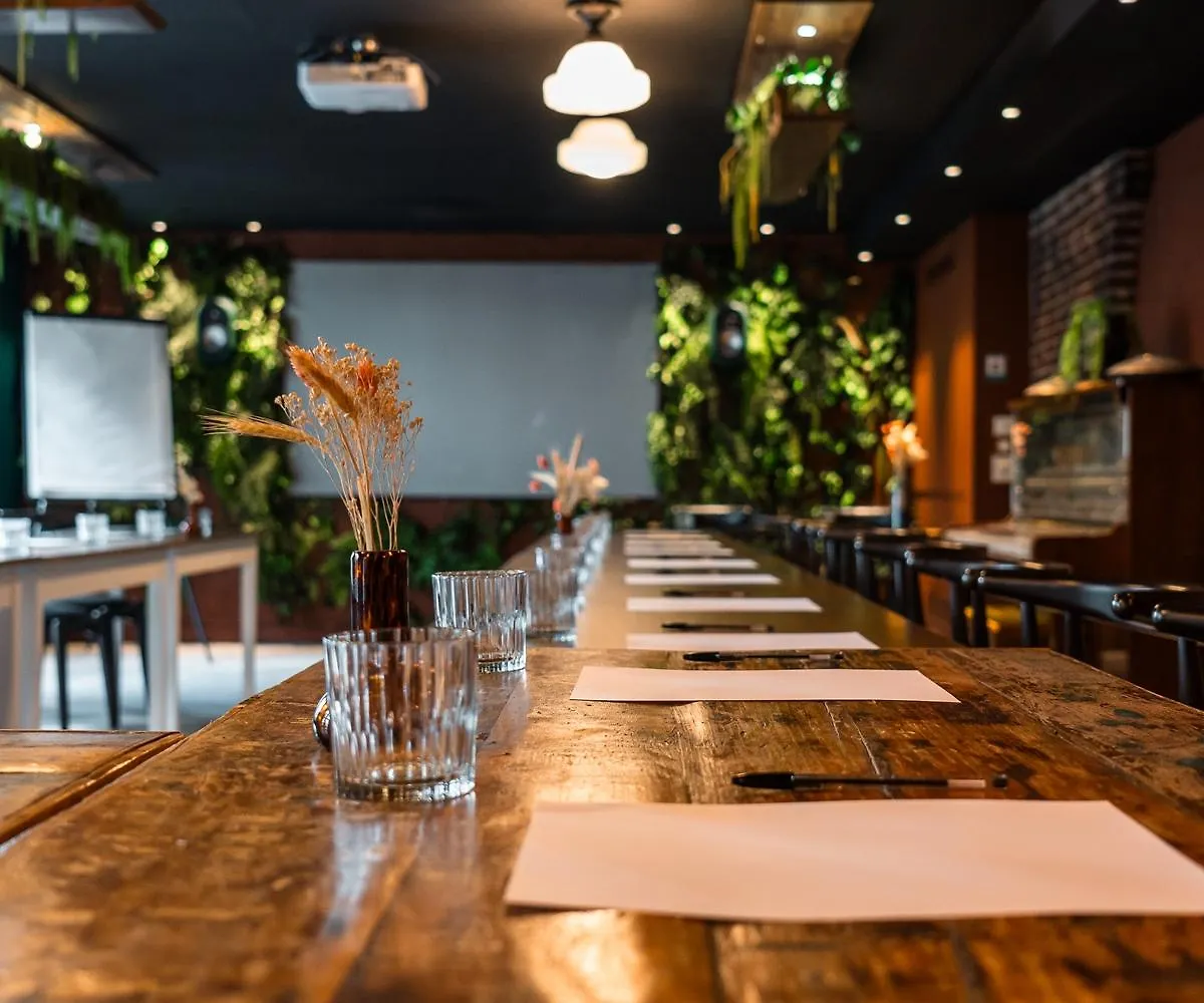 Kube Hotel Parijs