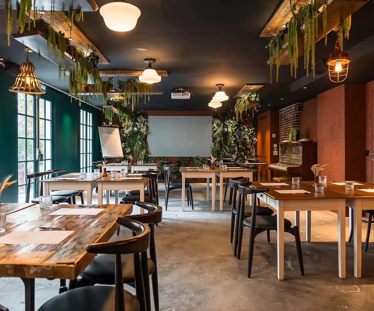Kube Hotel Parijs