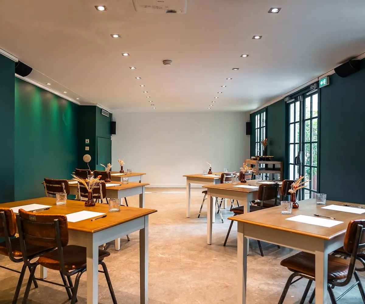 Kube Hotel Parijs 4*,