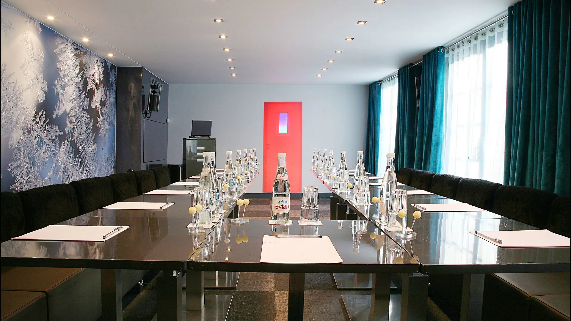 Kube Hotel Paris 4*,  Frankrike