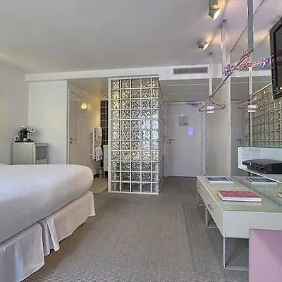 Kube Hotel Paris