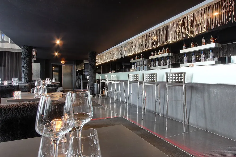 Kube Hotel Parijs
