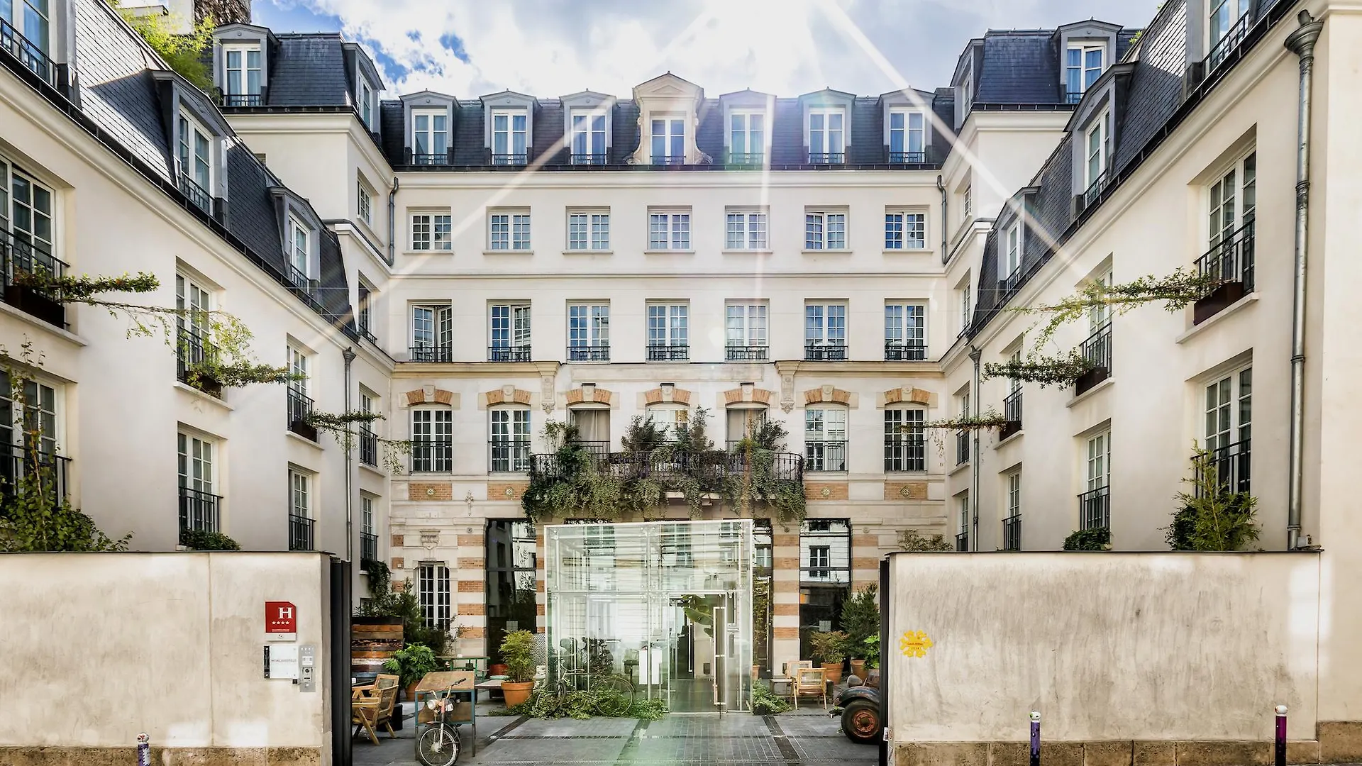 Kube Hotel Paris France