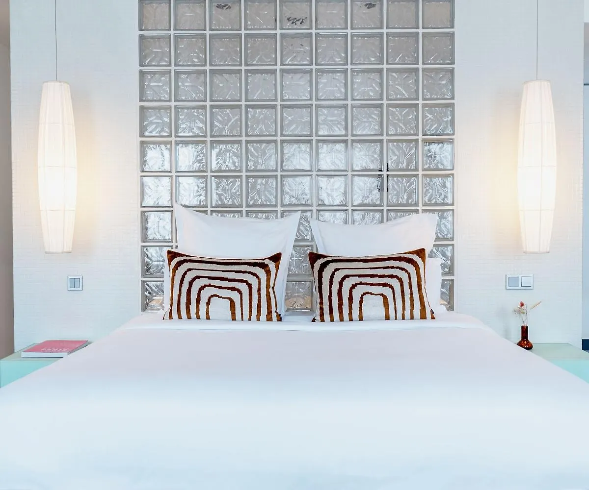 Kube Hotel Paris 4*,  France