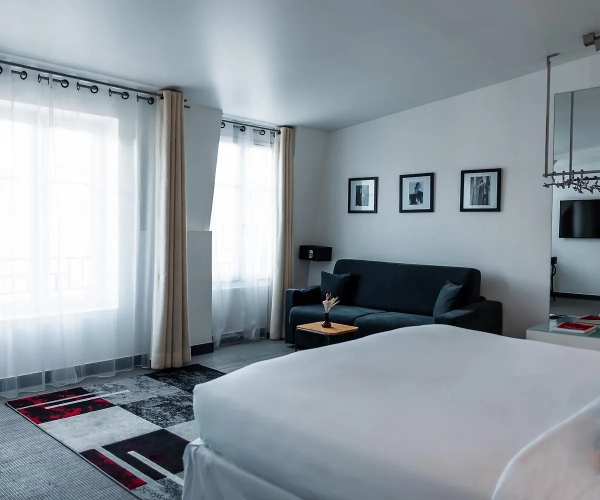Kube Hotel Paris 4*,