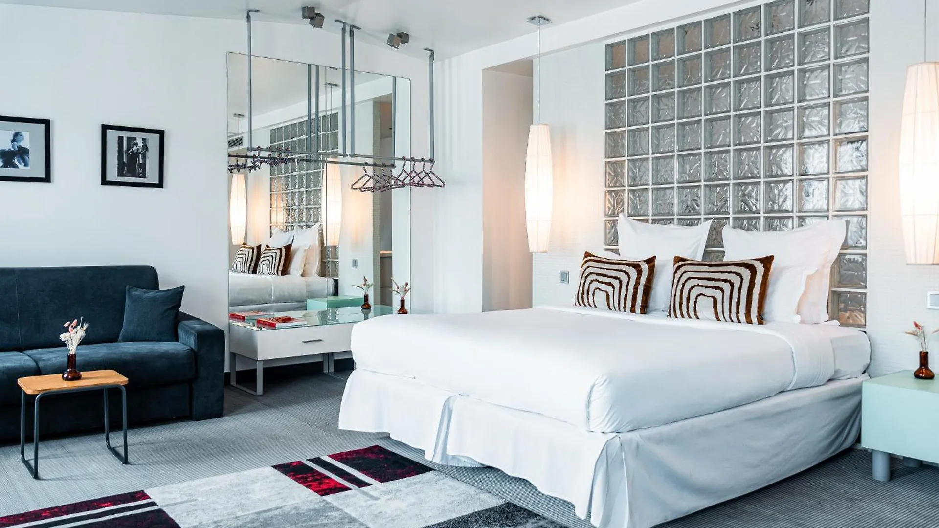 ****  Kube Hotel Paris France