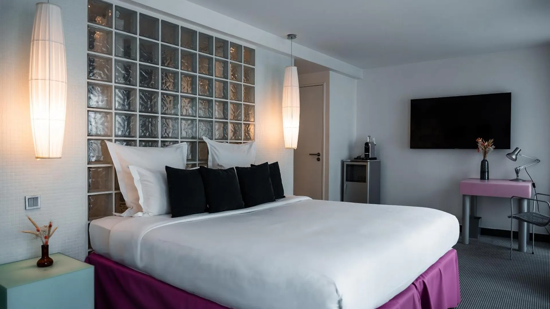 Kube Hotel Paris