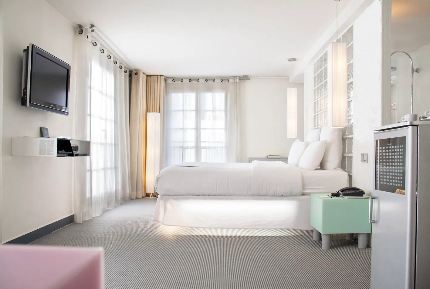 Kube Hotel Paris