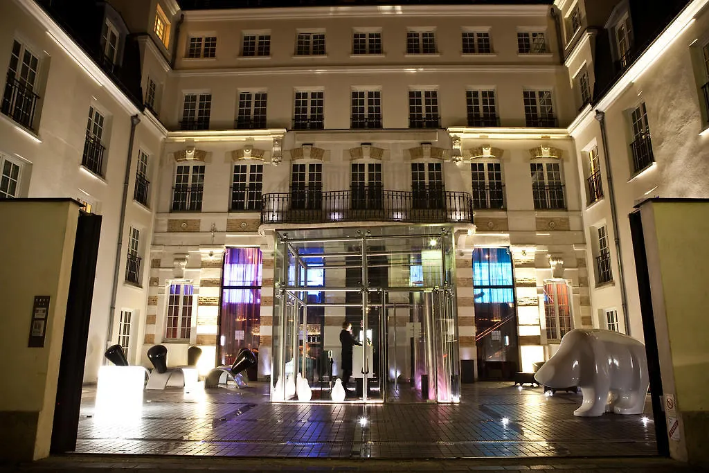 Kube Hotel Paris 4*,