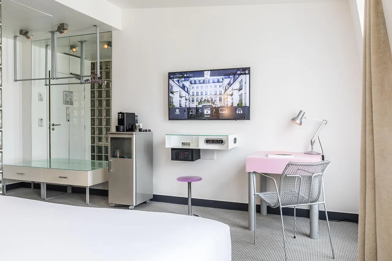 Kube Hotel Paris 4*,